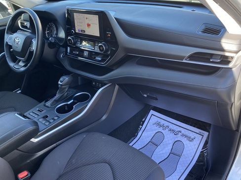 Used 2024 Toyota Highlander LE image 10