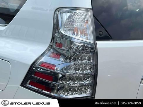 Used 2023 Lexus GX 460 Premium w/ Premium Package AWD/4WD image 14