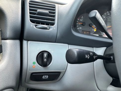 Used 2003 Mercedes-Benz CLK 430 Cabriolet image 37