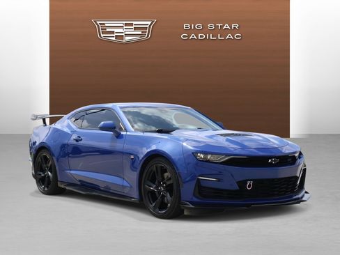 Used 2021 Chevrolet Camaro SS RWD image 7
