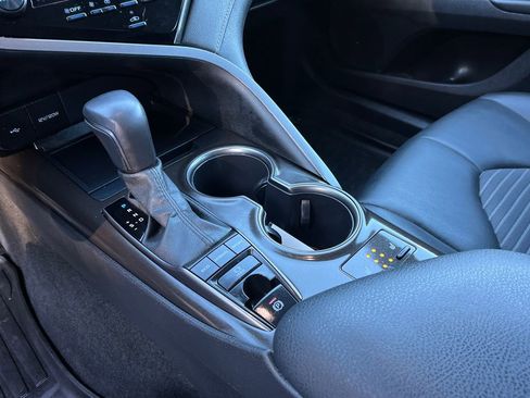 Used 2023 Toyota Camry SE image 18