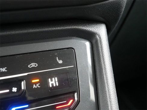 Certified 2024 Volkswagen Tiguan SE image 31