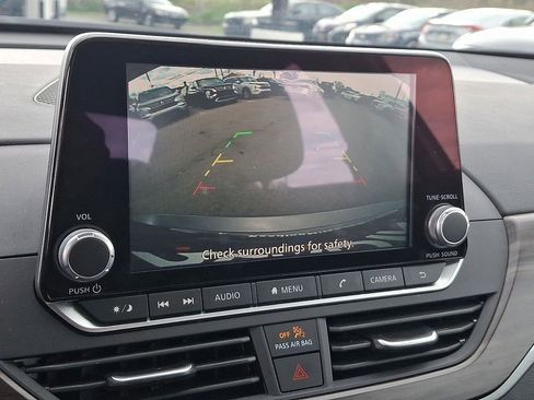 Used 2025 Nissan Altima 2.5 SV image 19