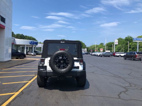 Used 2018 Jeep Wrangler Unlimited Sport S AWD/4WD image 6