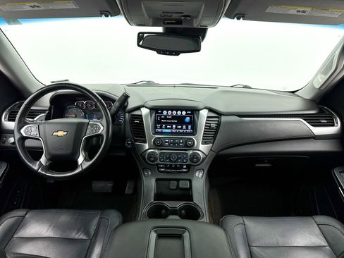 Used 2018 Chevrolet Suburban LT image 18