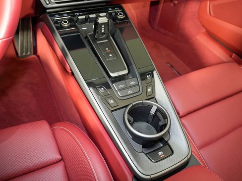 Certified 2024 Porsche 911 Carrera RWD image 38