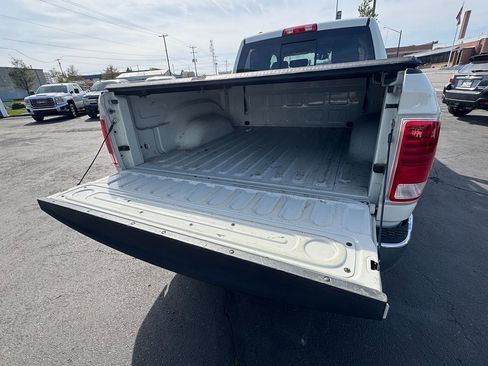 Used 2017 RAM 1500 Laramie AWD/4WD image 7