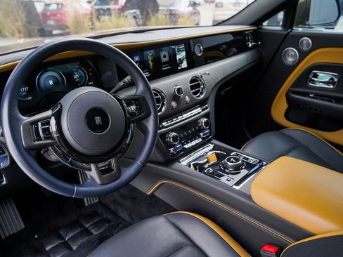 Used 2024 Rolls-Royce Spectre w/ Spectre Launch Package AWD/4WD image 2