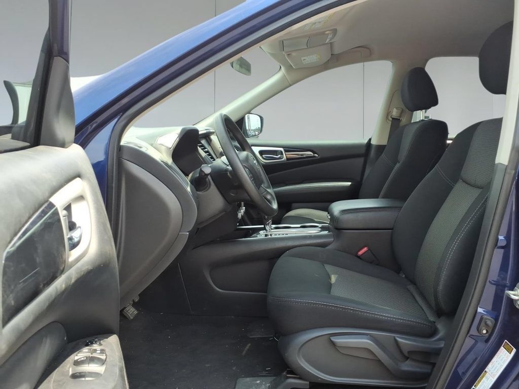 Used 2020 Nissan Pathfinder S FWD image 16