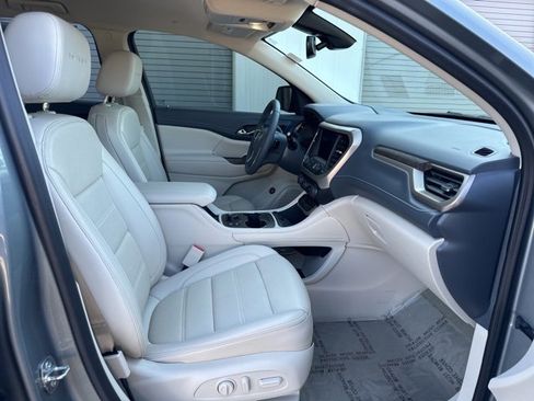 Used 2023 GMC Acadia Denali image 13