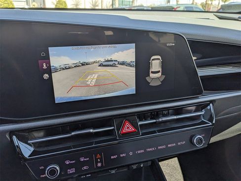 Certified 2023 Kia Niro EX Touring image 25