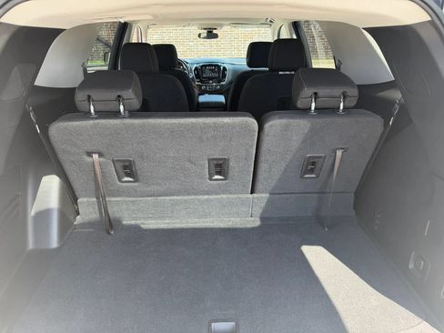 Used 2019 Chevrolet Traverse LT FWD image 21