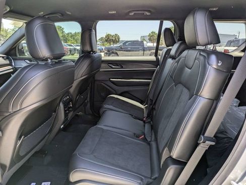 New 2026 Jeep Grand Cherokee L 4WD image 14