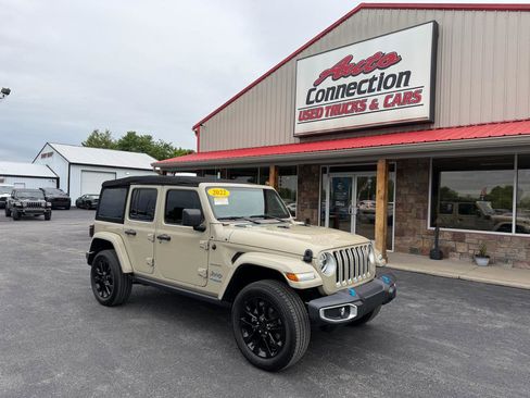 Used 2022 Jeep Wrangler Unlimited Sahara w/ Cold Weather Group AWD/4WD image 1