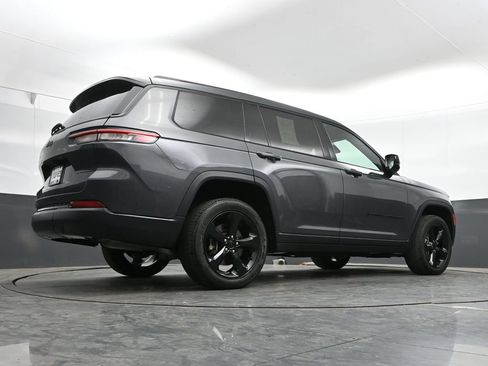 Used 2023 Jeep Grand Cherokee L Laredo AWD/4WD image 42