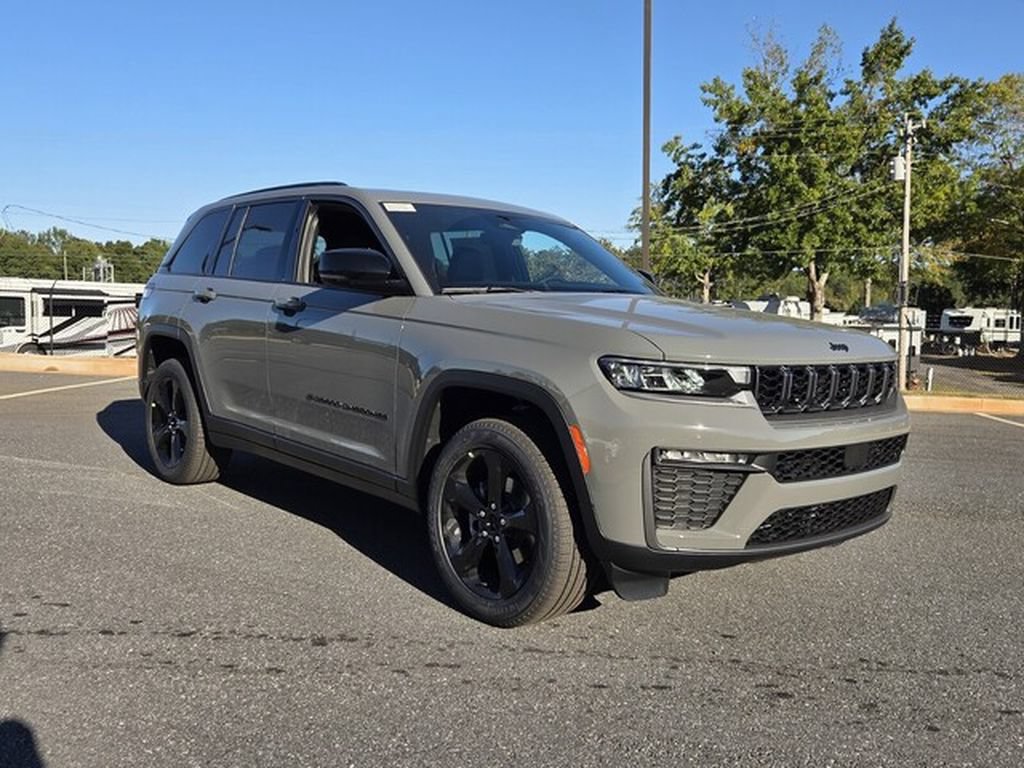 New 2027 Jeep Grand Cherokee Limited RWD image 14