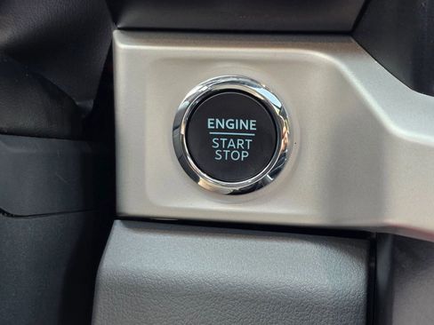 Used 2025 Ford F250 XLT w/ Black Appearance Package image 20