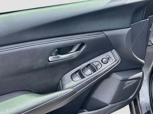 Certified 2024 Nissan Sentra SV FWD image 14