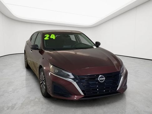 Used 2024 Nissan Altima 2.5 SV FWD image 5