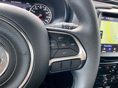 Used 2022 Jeep Renegade Latitude image 22