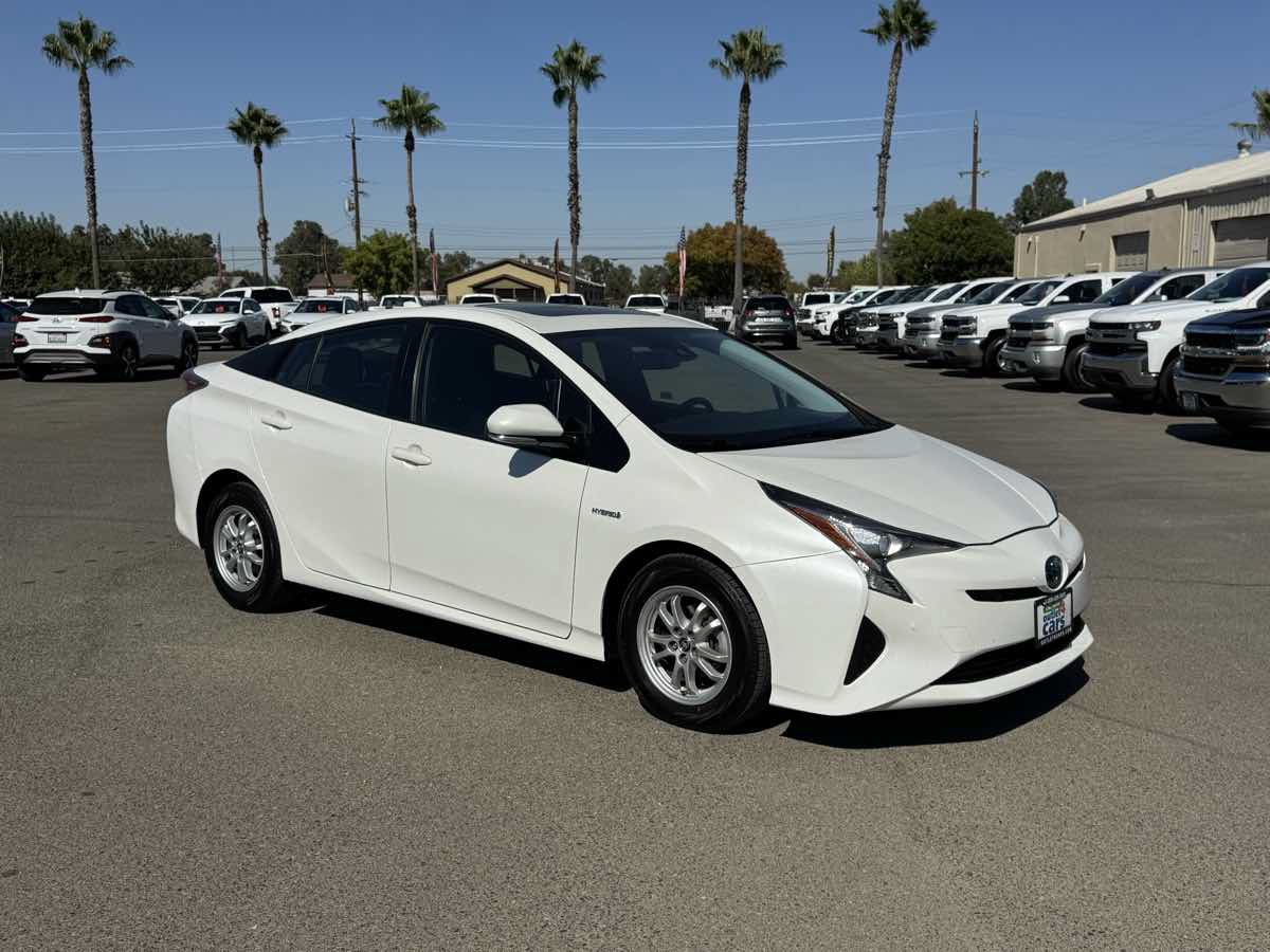 Used 2017 Toyota Prius Four w/ Advanced Technology Package FWD image 11