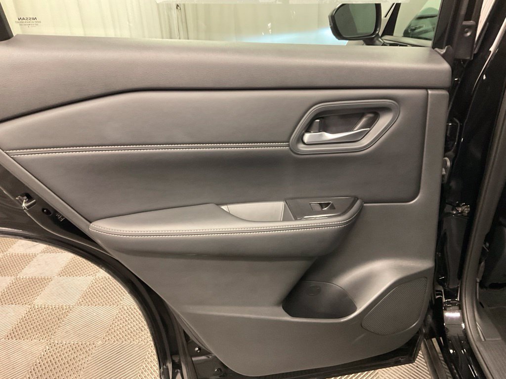 Used 2026 Nissan Rogue SL AWD/4WD image 33