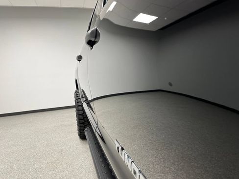 Used 2018 Toyota Tundra SR5 AWD/4WD image 12