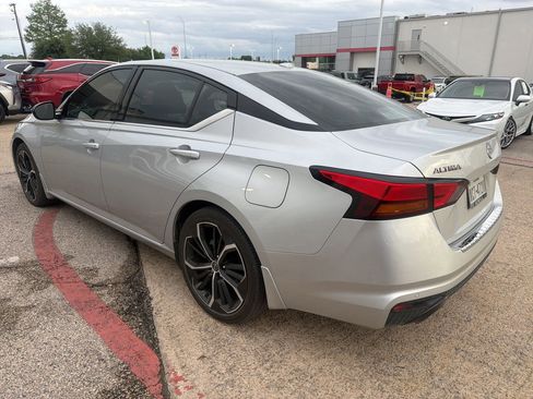Used 2023 Nissan Altima 2.5 SR w/ SR Premium Package image 4