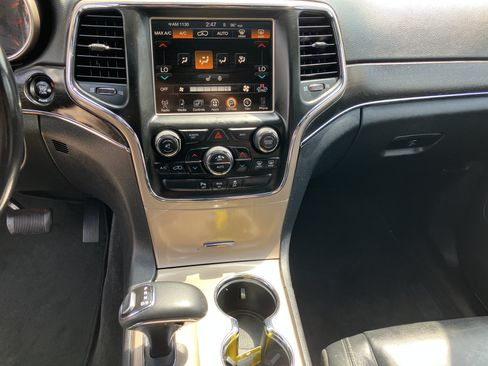 Used 2015 Jeep Grand Cherokee Limited w/ Trailer Tow Group IV AWD/4WD image 12
