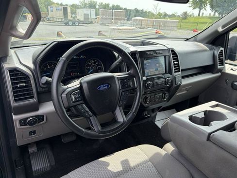 Used 2017 Ford F150 XLT w/ Equipment Group 302A Luxury AWD/4WD image 17
