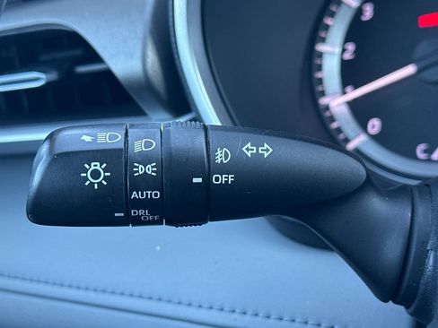 Used 2023 Toyota Highlander XLE image 40