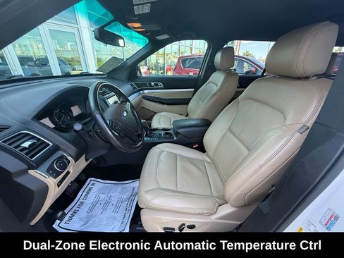 Used 2016 Ford Explorer XLT w/ Equipment Group 202A image 10