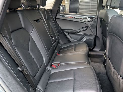 Certified 2026 Porsche Macan image 25