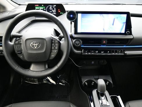 Used 2026 Toyota Prius FWD image 6