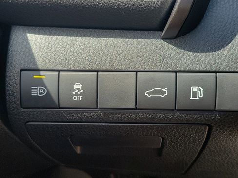 Used 2018 Toyota Camry SE w/ Convenience Package image 23