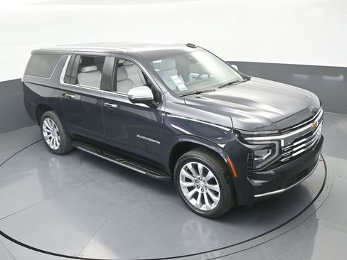 New 2025 Chevrolet Suburban Premier image 57