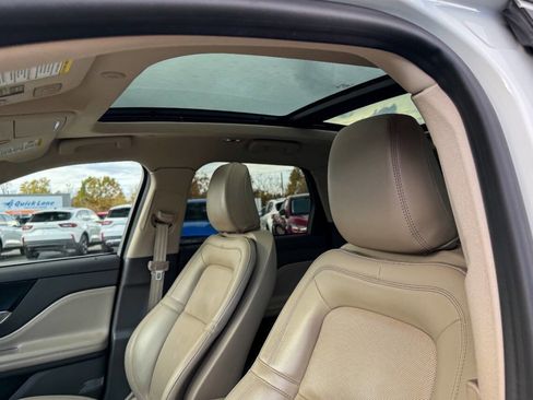 Used 2021 Lincoln Corsair AWD w/ Sport Package image 18