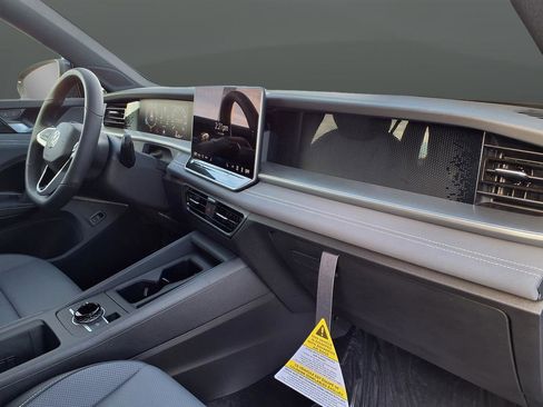 New 2026 Volkswagen Tiguan SE R-Line AWD/4WD image 36