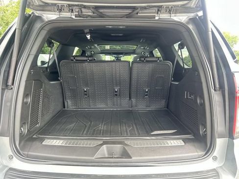 Used 2023 Chevrolet Suburban High Country AWD/4WD image 11