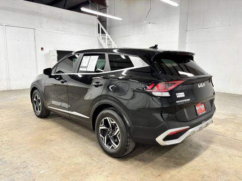 Used 2024 Kia Sportage LX FWD image 5