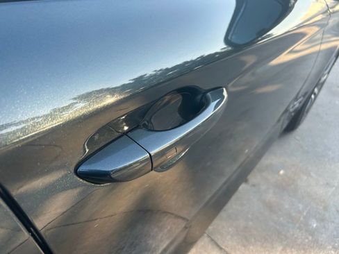 Used 2023 Genesis G70 2.0T image 31