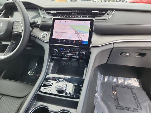 New 2025 Jeep Grand Cherokee Limited 4xe w/ Luxury Tech Group II image 20