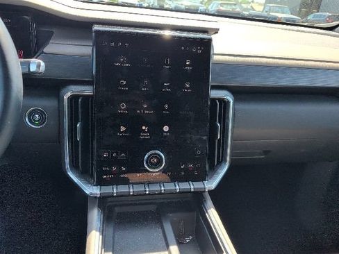 Used 2024 GMC Acadia Elevation FWD image 15
