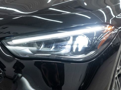 Used 2025 Mercedes-Benz CLE 300 4MATIC Coupe image 40