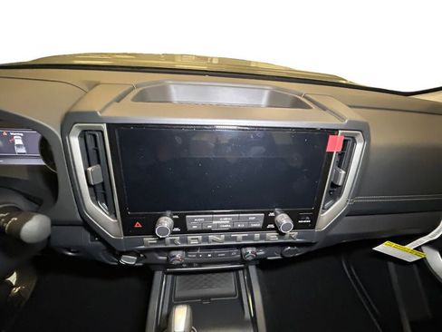 New 2026 Nissan Frontier SV w/ All-Weather Content Package image 10