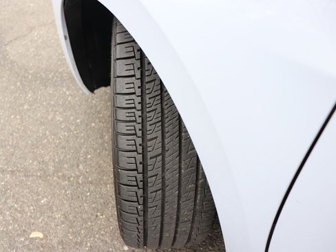 Used 2024 Nissan Versa SR image 47