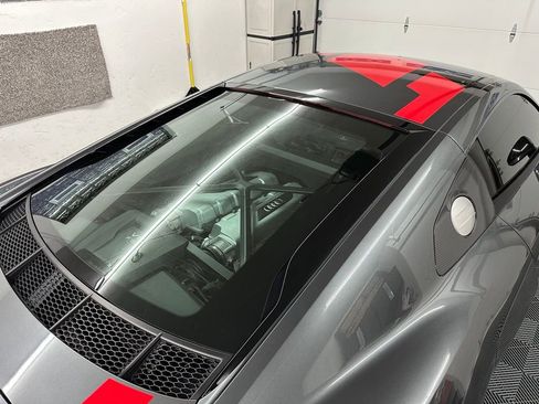 Used 2018 Audi R8 V10 w/ Premium Package image 17