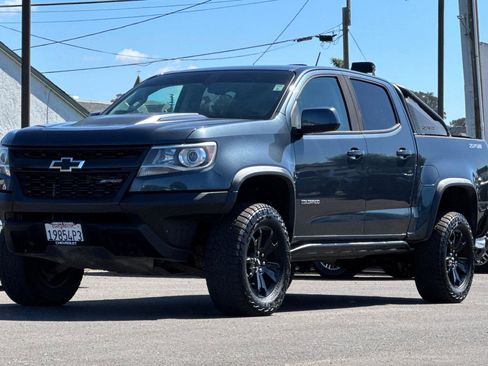 Used 2019 Chevrolet Colorado ZR2 w/ ZR2 Dusk Special Edition image 9