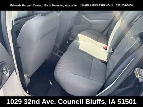 Used 2005 Ford Focus ZX5 Hatchback FWD image 8