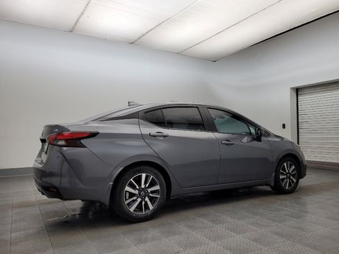 Used 2020 Nissan Versa SV image 10